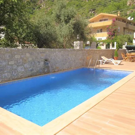 아파트 Solaire Tatil Evi 말마리스